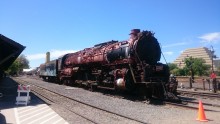 323690